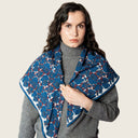 Carré 90 Floral Bleu Indigo profond & Marron Acajou